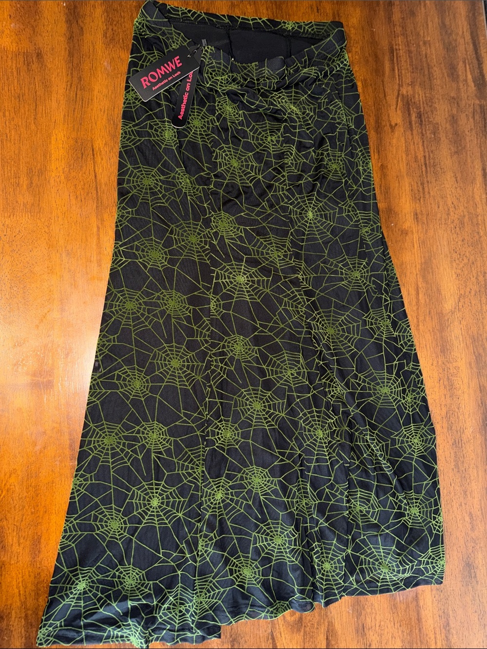 ROMWE Black Maxi Skirt with Green Spiderweb Print